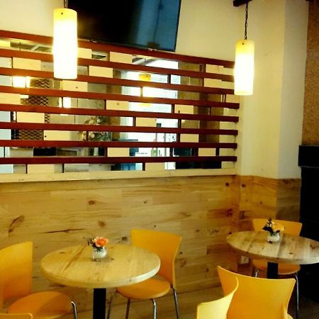 An Hotel Satrio Kuningan Джакарта Екстериор снимка