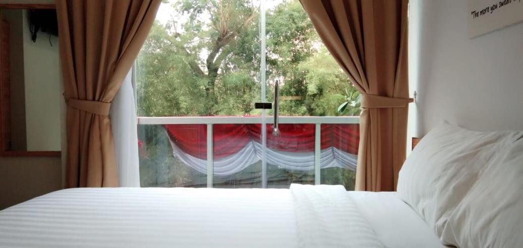 An Hotel Satrio Kuningan Джакарта Екстериор снимка